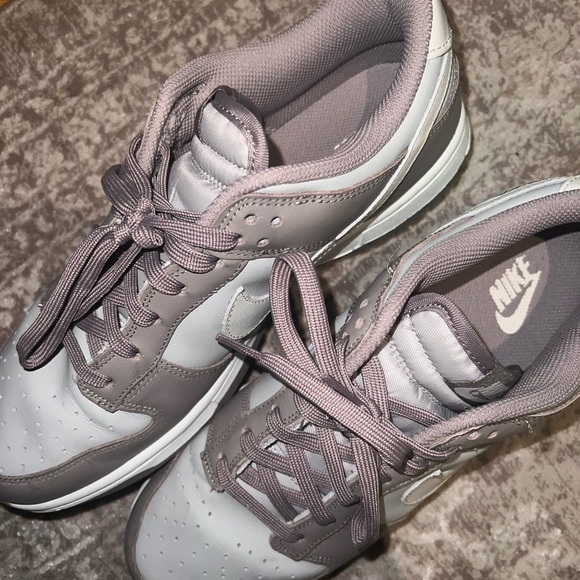 Women’s Dunk Low ‘Moon Fossil’ - Picture 5 of 10